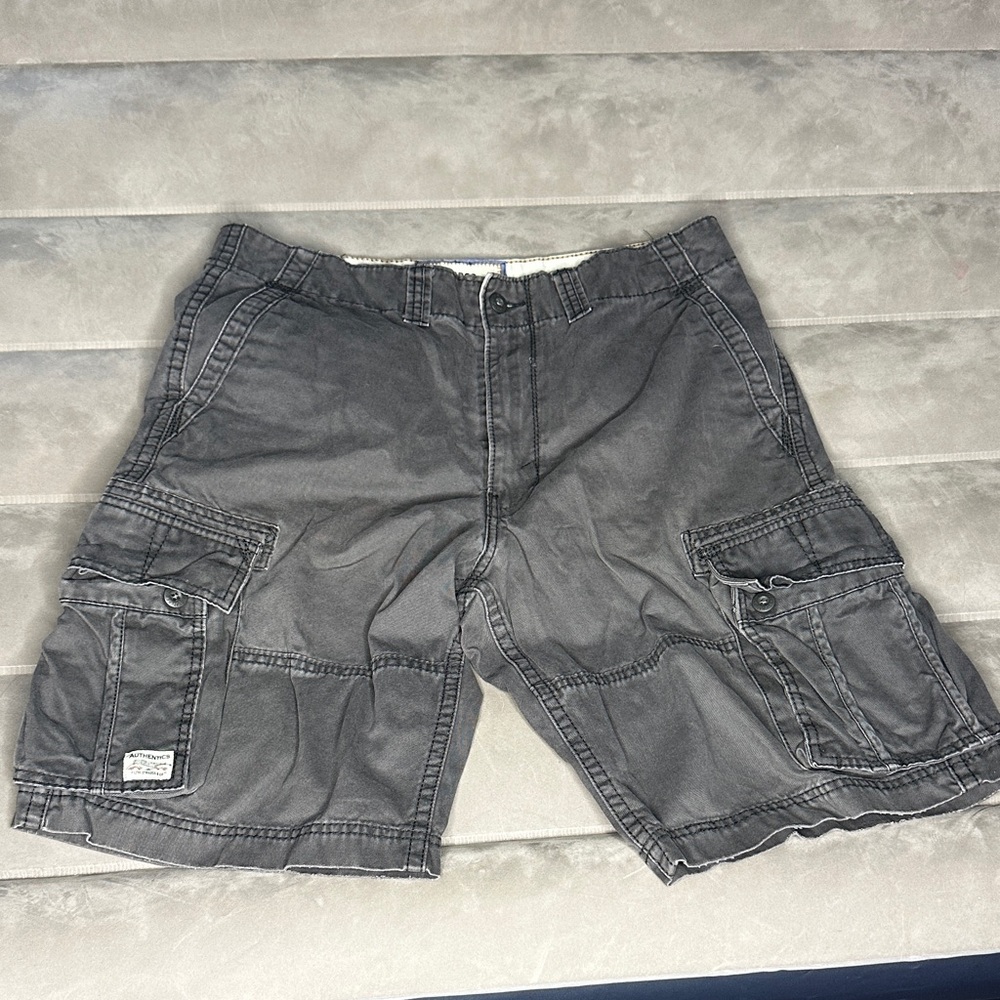 Signature‎ by Levi Strauss Men's Charcoal Cargo Shorts manufacturered 02/10